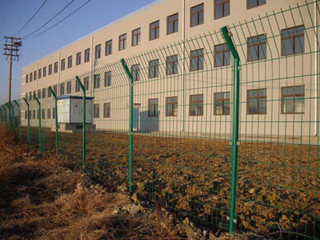 綠網(wǎng)圍欄